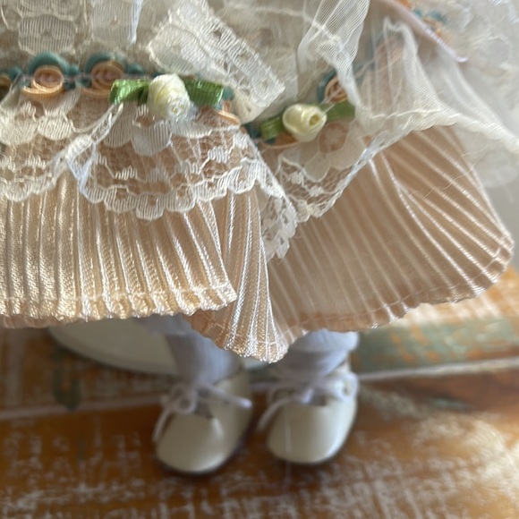 Porcelain Doll - Picture 3 of 7